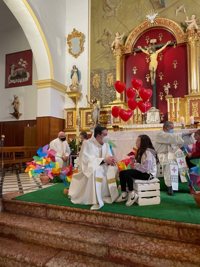 Fiesta con Jesús: primera confesión y renovación del bautismo